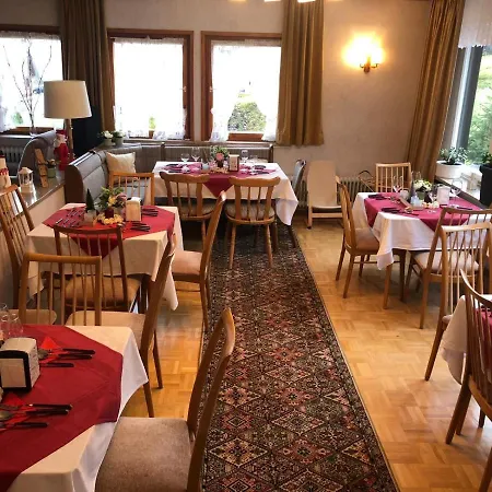Hotel-pension Schaetzle ホテル 2*
